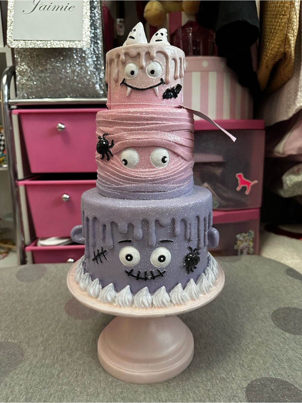 VIRAL! Pastel Glitter Halloween Mummy Monster 3 Tier Cake